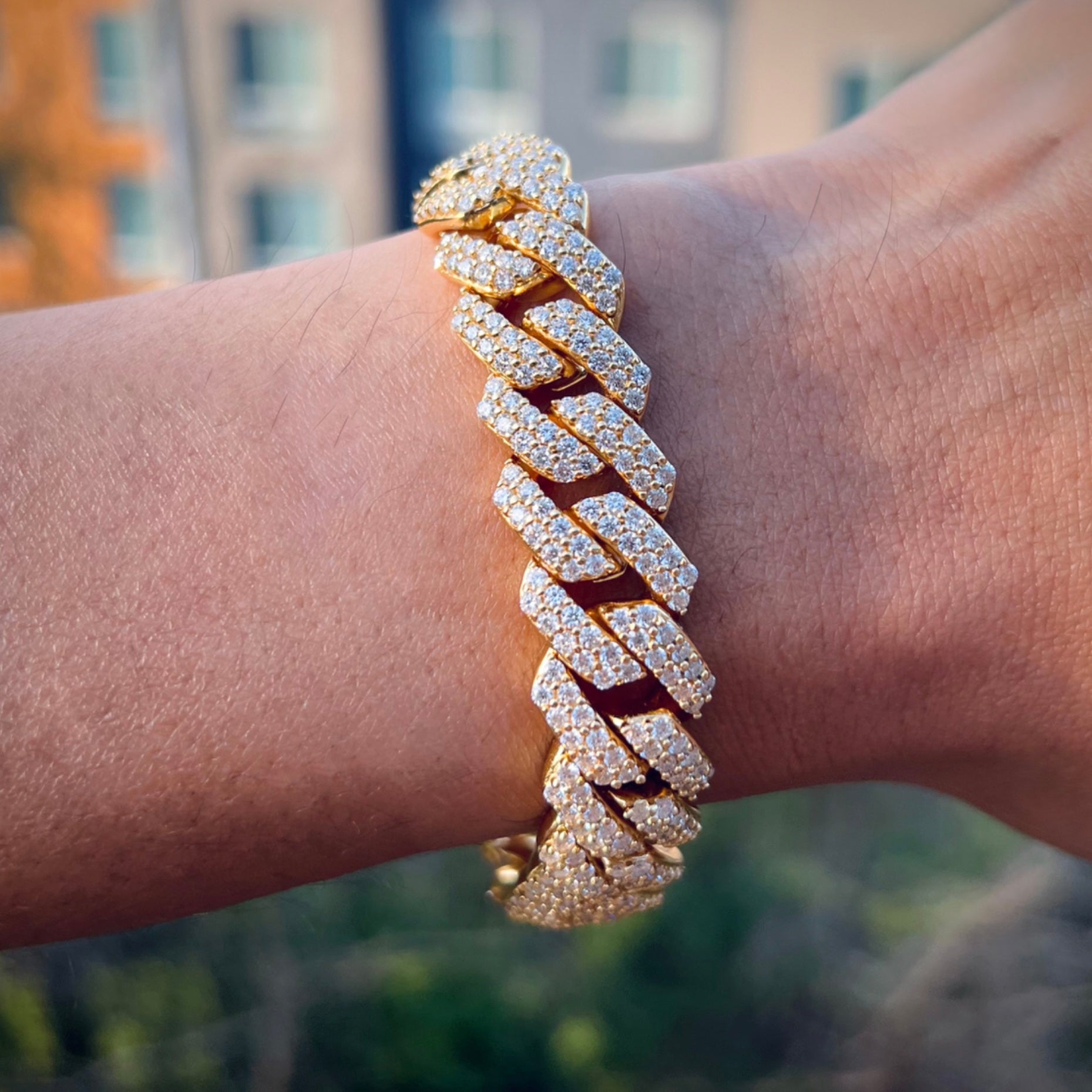 Moissanite Diamond Prongs Bracelet (14mm) 13.5 CT’s