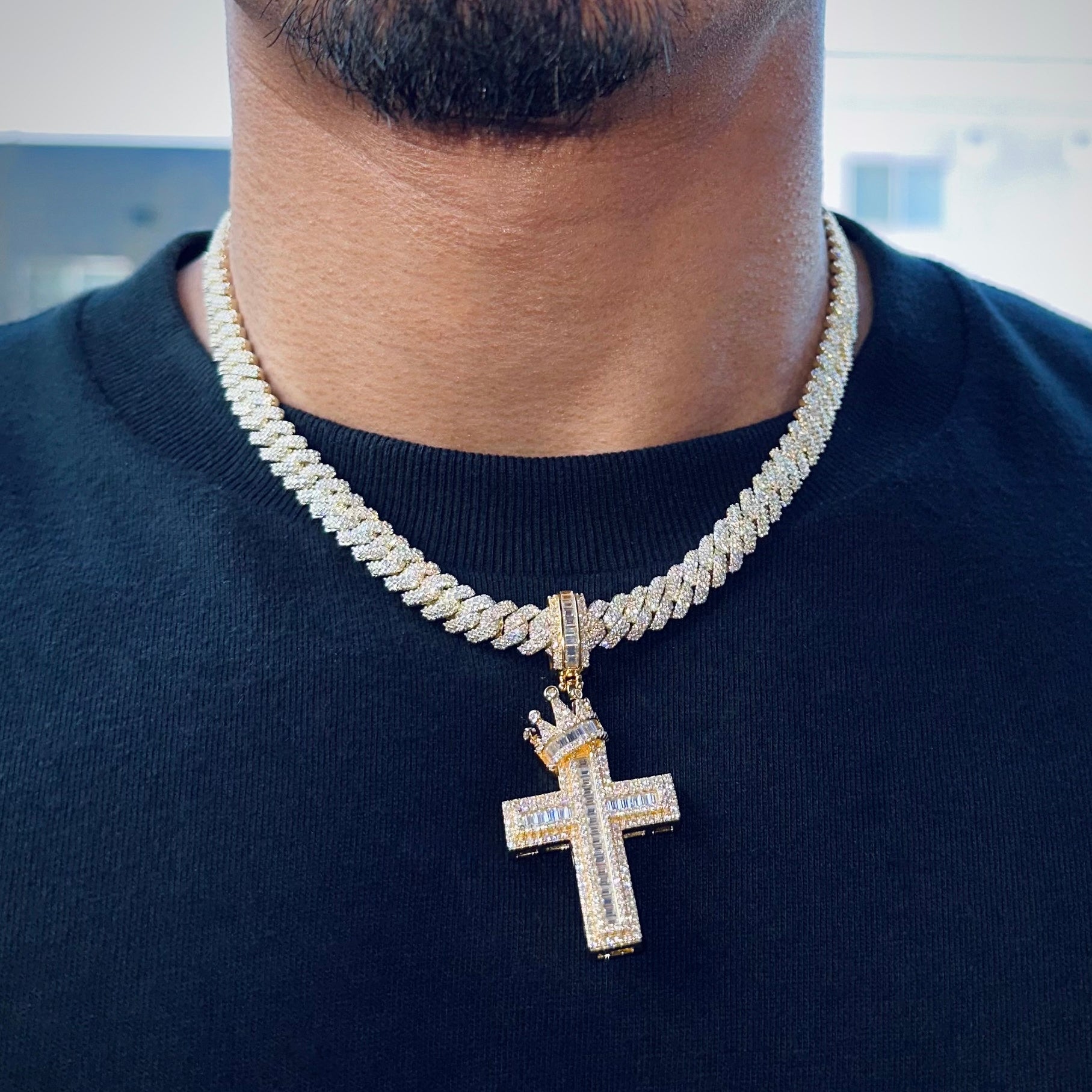 Moissanite Cross Crown Gold Pendant 7.6cts