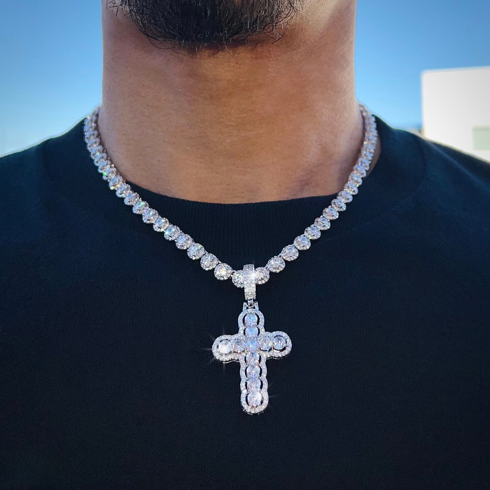 Round Cross Diamond Pendant