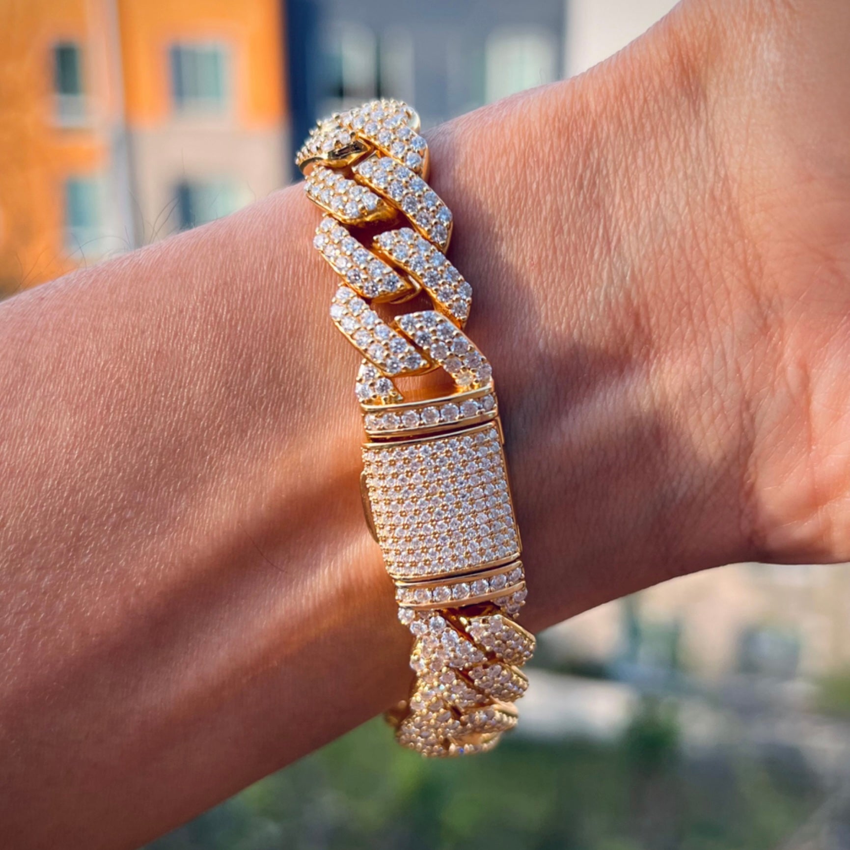 Moissanite Diamond Prongs Bracelet (14mm) 13.5 CT’s