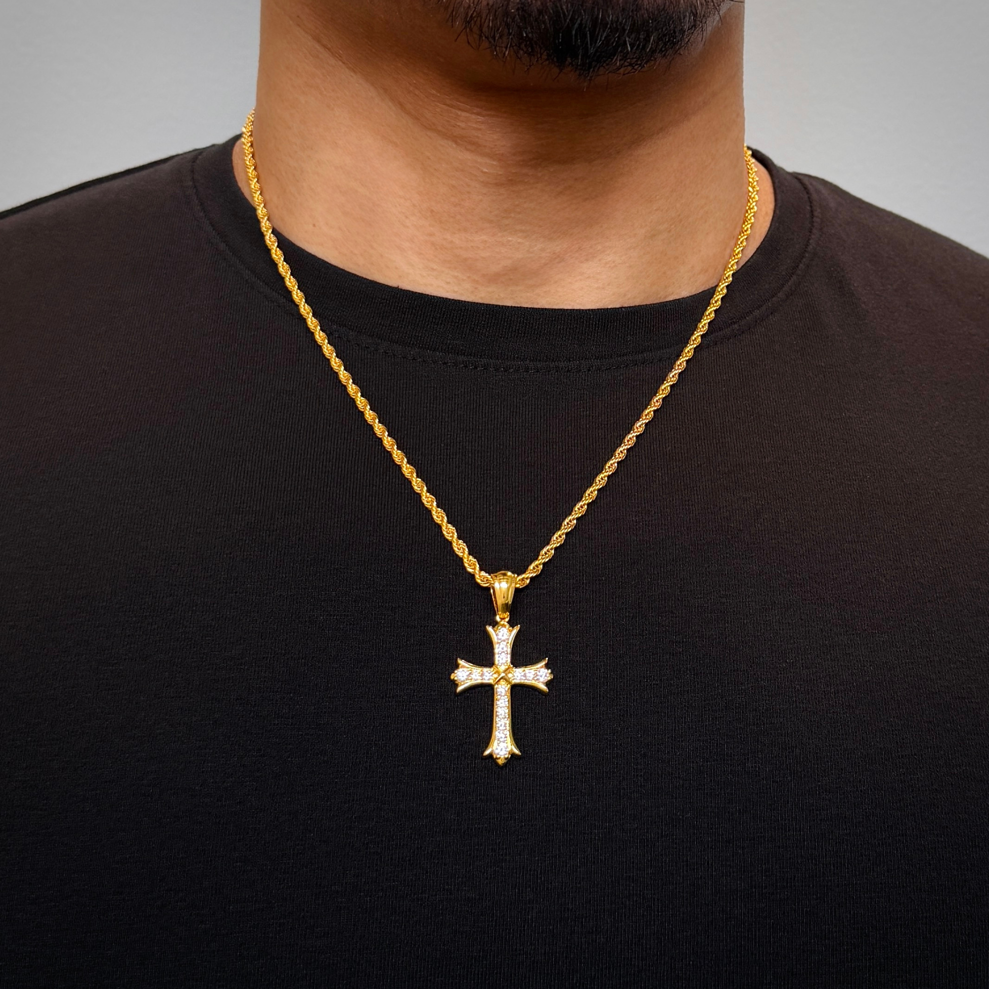 Roman Cross Pendant (18k Gold)