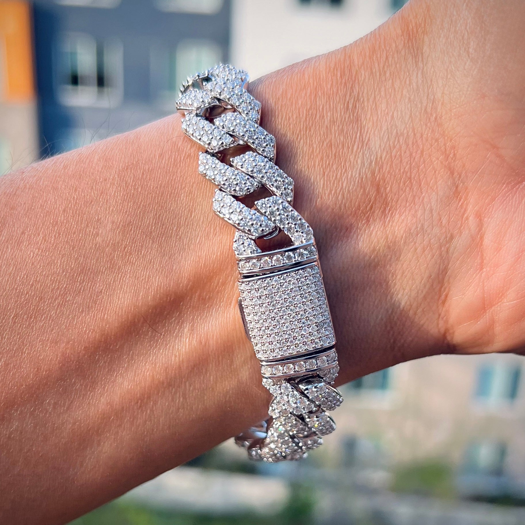 Moissanite Diamond Prongs Bracelet (14mm) 13.5 CT’s