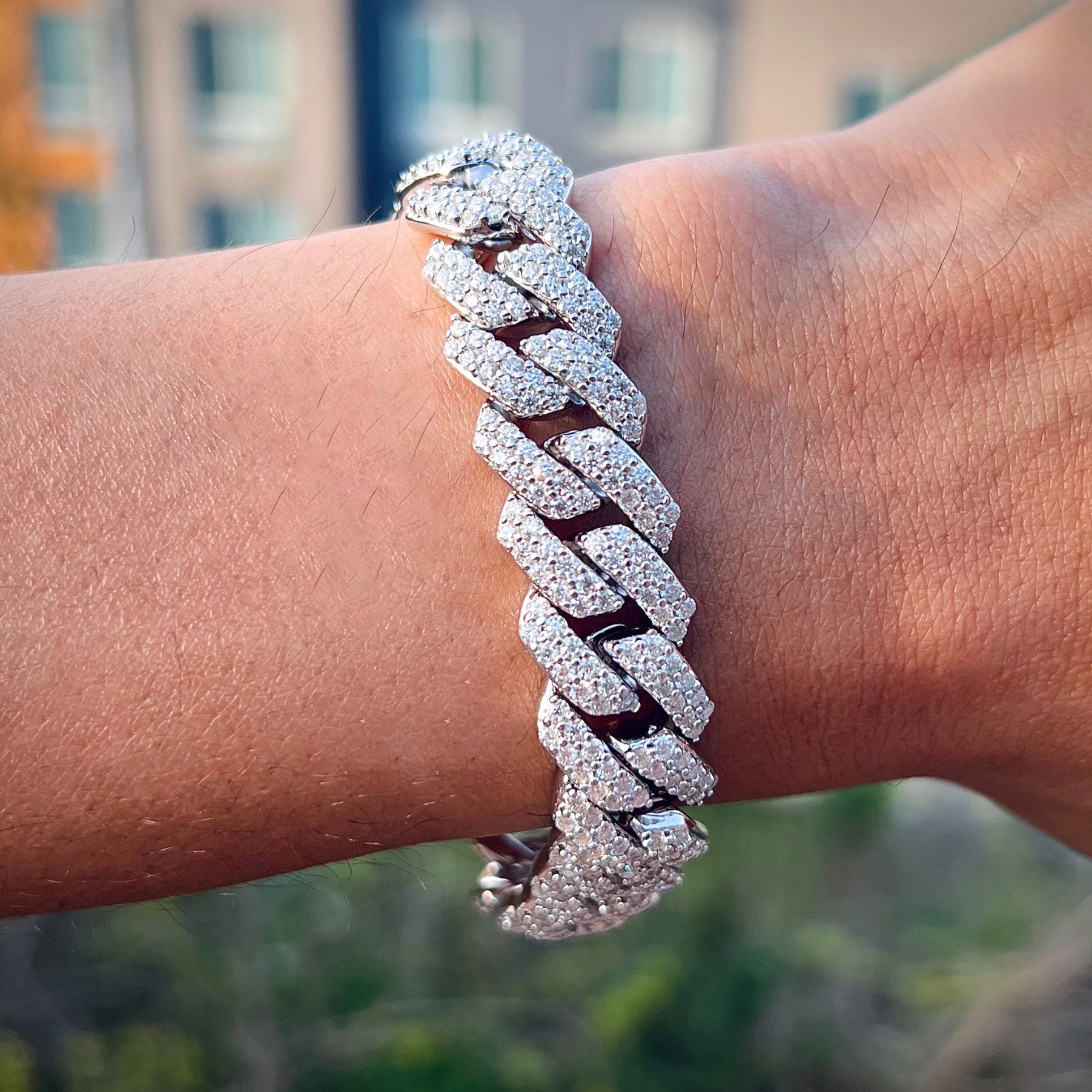 Moissanite Diamond Prongs Bracelet (14mm) 13.5 CT’s